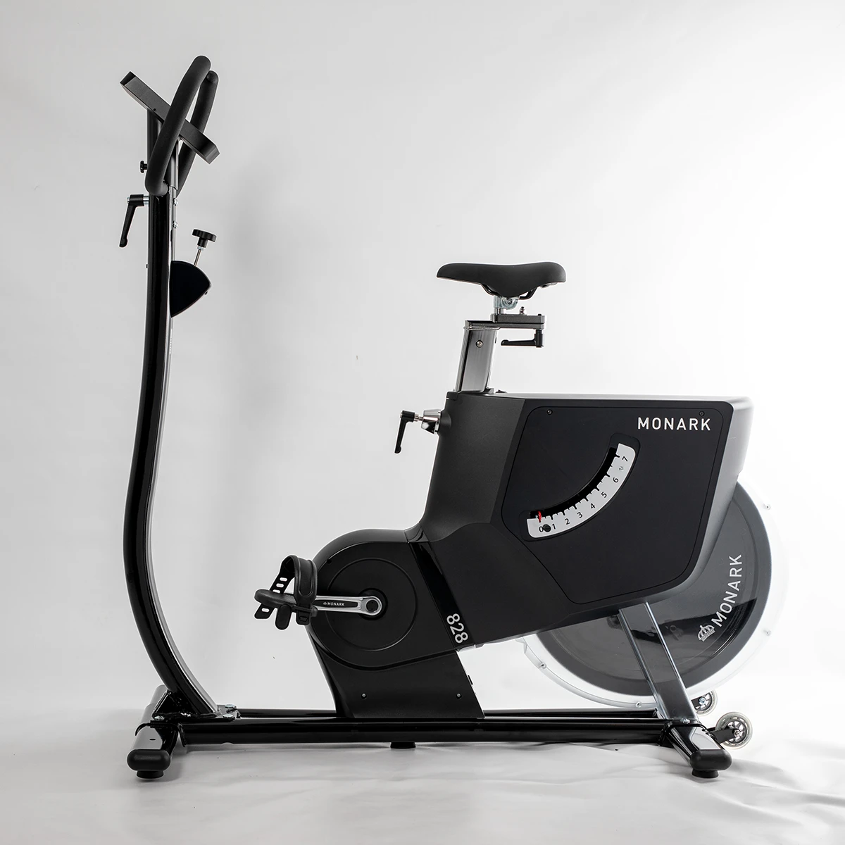 Monark_828_Side_Studio